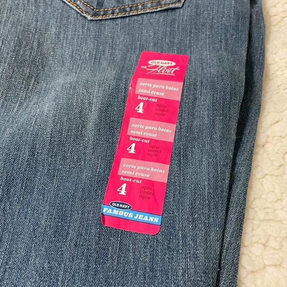NWT Old Navy Flirt Bootcut Size 4 - Picture 1 of 5
